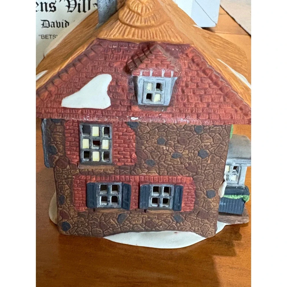 Department 56 Betsy Trotwood's Cottage Dickens Village Series OS House Brown